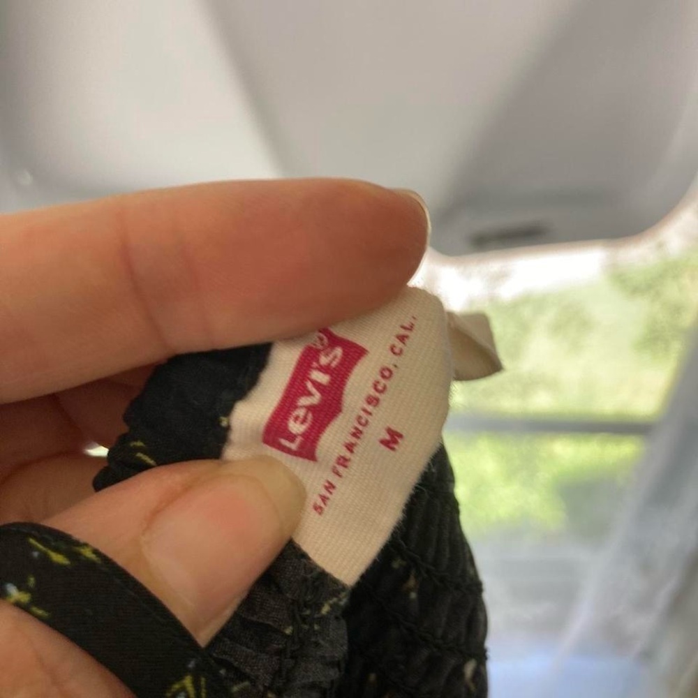 Levi’s Floral Black Women's Crop Top M - Picture 4 of 5
